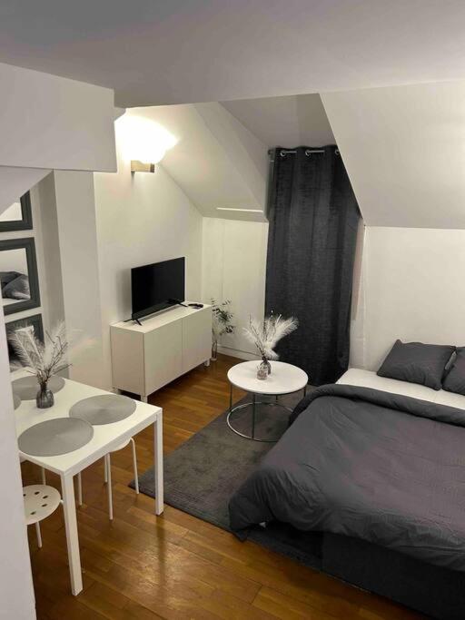 شقة Duplex Minimaliste - 30 Min De Paris سانت أوين لاومون المظهر الخارجي الصورة